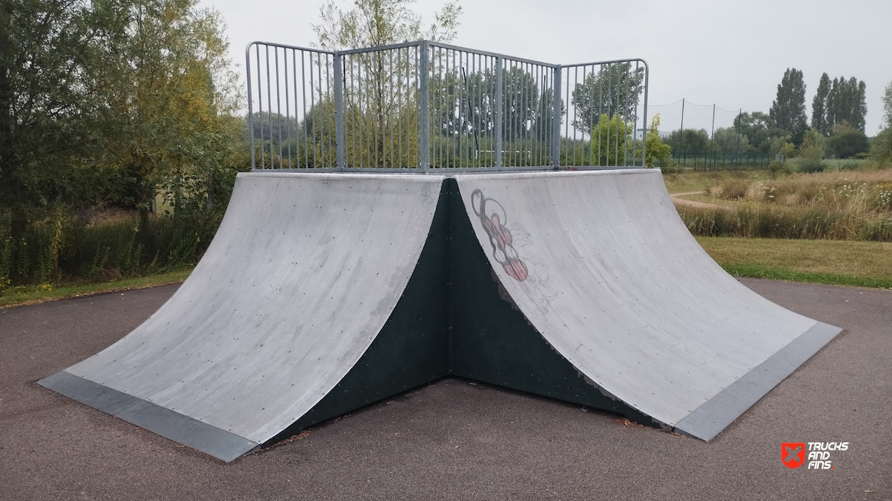 La Rivière-Saint-Sauveur skatepark